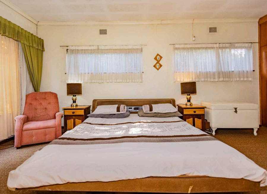 4 Bedroom Property for Sale in Oostersee Western Cape